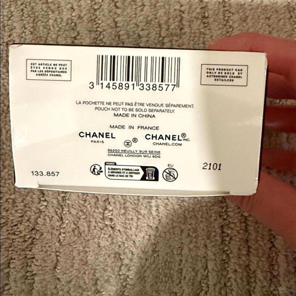 CHANEL La Crème Main Hand Lotion Denim Pouch - Picture 6 of 6